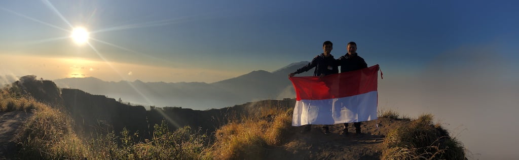 lever de soleil au sommet du mont Batur Bali Indonésie